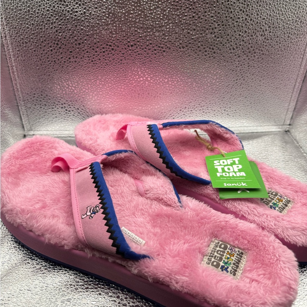 Sanuk Pink Fuzzy Flip Flops - U Furreal St x Grateful Dead NWT Size 13M / 14W